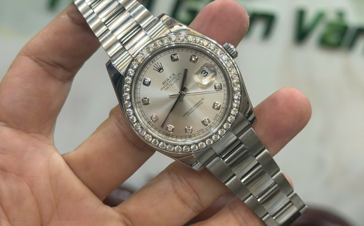 Rolex 116334 option niềng kim cương thiên nhiên to bự + size 41 giá 250 triệu 