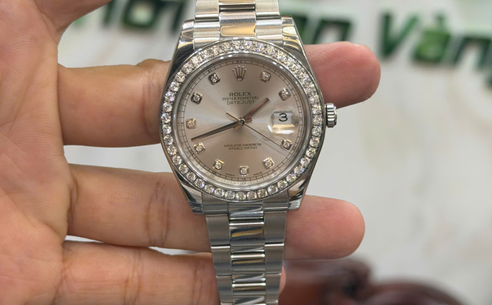 Rolex 116334 option niềng kim cương thiên nhiên to bự + size 41 giá 250 triệu 